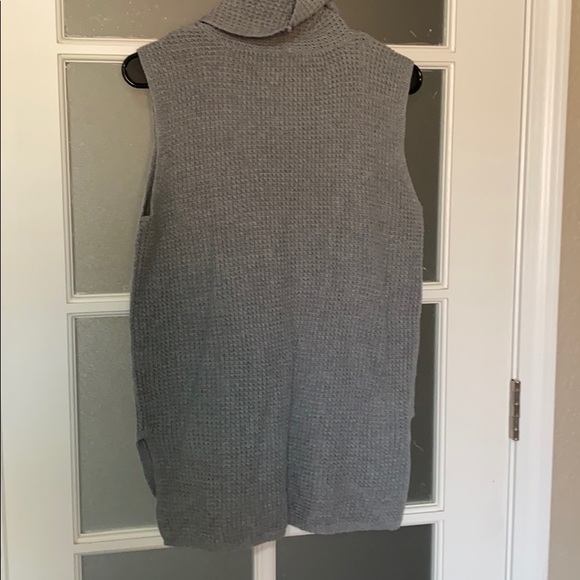 Vince Camuto cowl neck grey sweater - Picture 7 of 7